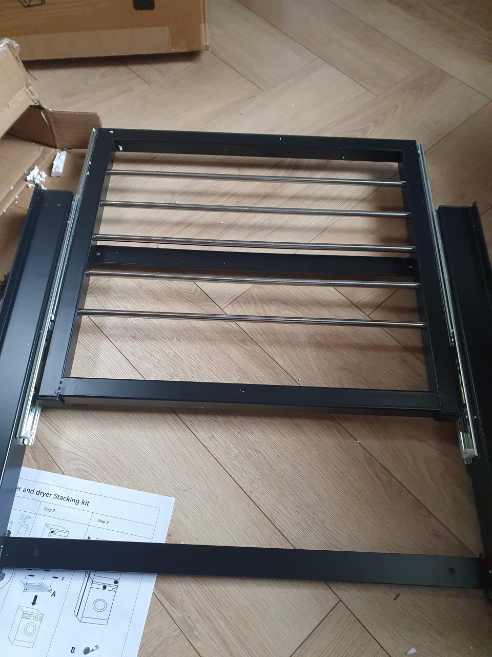 Vonia verstelbaar tussenstuk wasmachine + handdoekrek| zwart