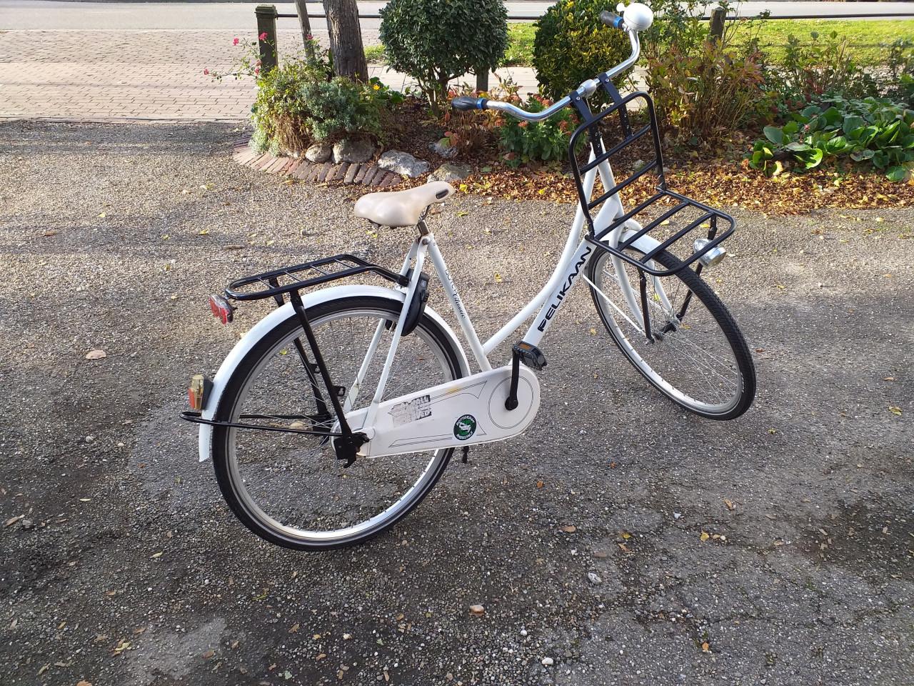 """"MOOIE WITTE OMAFIETS IN PRIMA STAAT""""