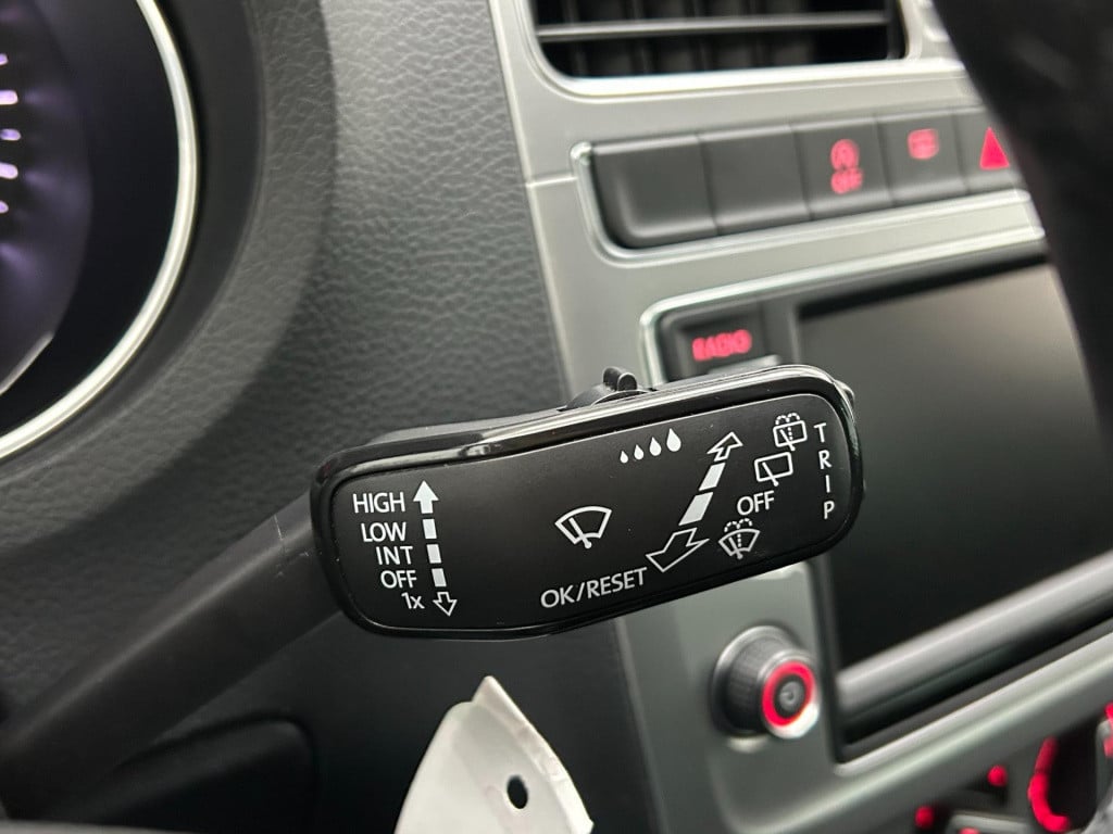 Volkswagen Polo occasion 1.0 bluemotion edition | zwart | airco | tweedehan