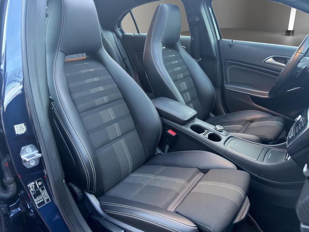 Mercedes-Benz A-Klasse a 180 urban pano automaat stoelverwarming 1e eigenaa