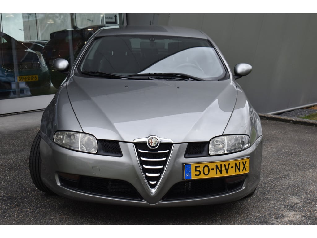 Alfa Romeo GT 2.0 jts distinctive