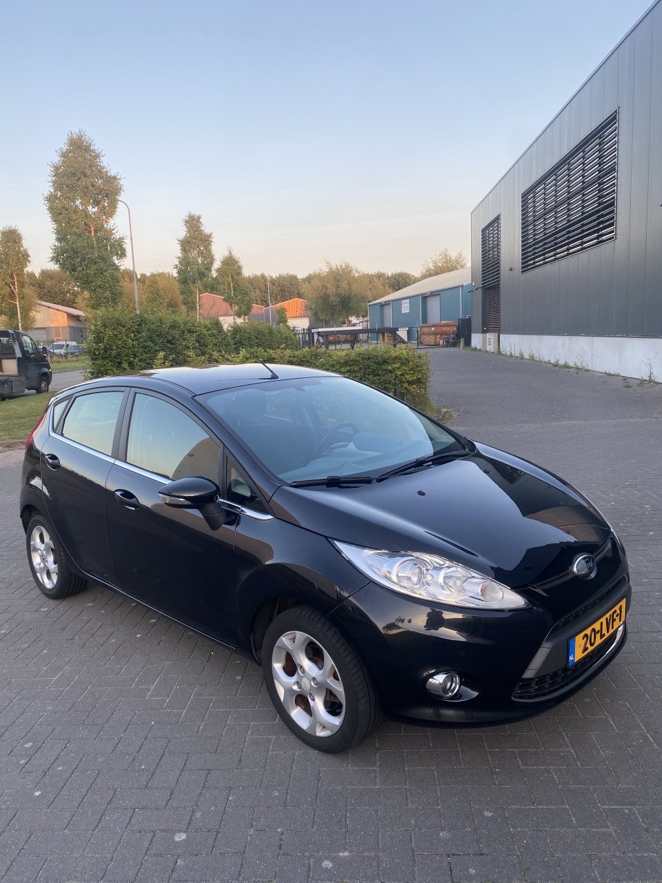 Ford Fiësta 1.25 60KW 5DR 2010 Zwart | NAP | NIEUWE APK!
