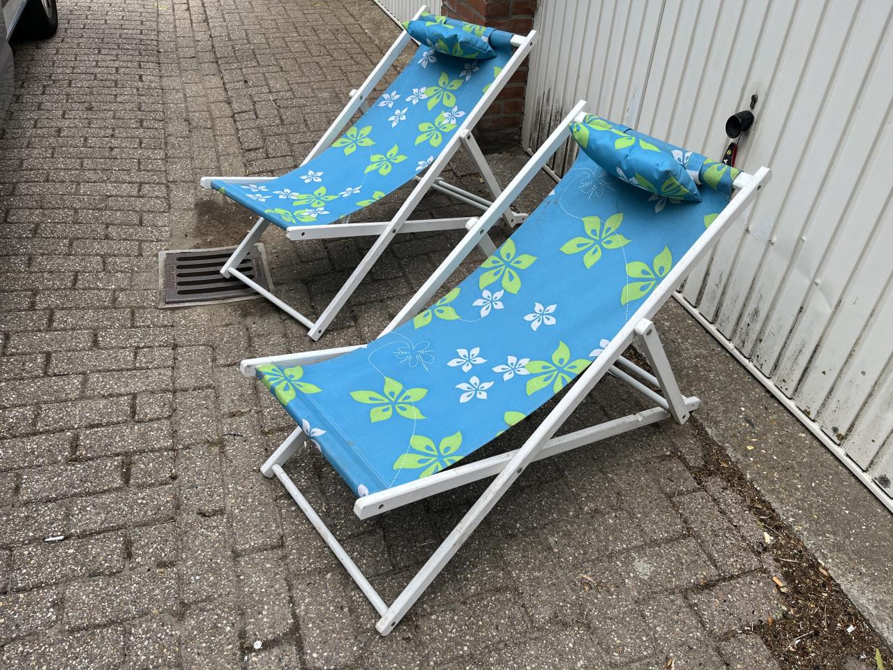 2 Strandstoelen bloem motief