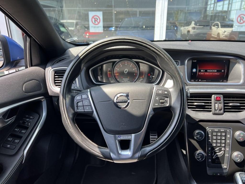 Volvo V40 t3 153pk nordic+sport| standkachel| trekhaak| navi| r-design