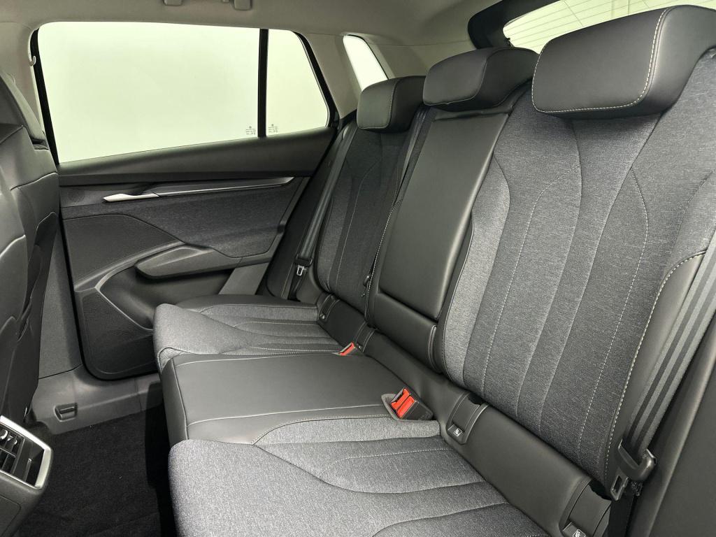 Skoda Elroq business edition elektromotor 210 kw / 286 pk suv