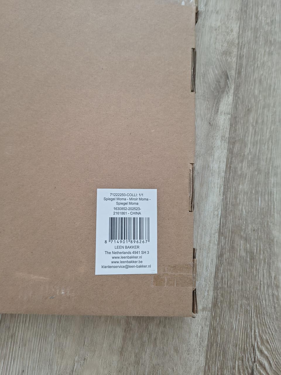 Prachtige houten spiegel, nieuw in verpakking! 30 cm hoog.