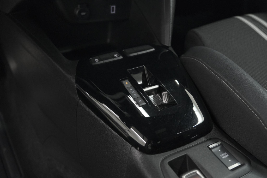 Opel Corsa 130 eat8 gs line | camera | navigatie | apple carplay | parkeers