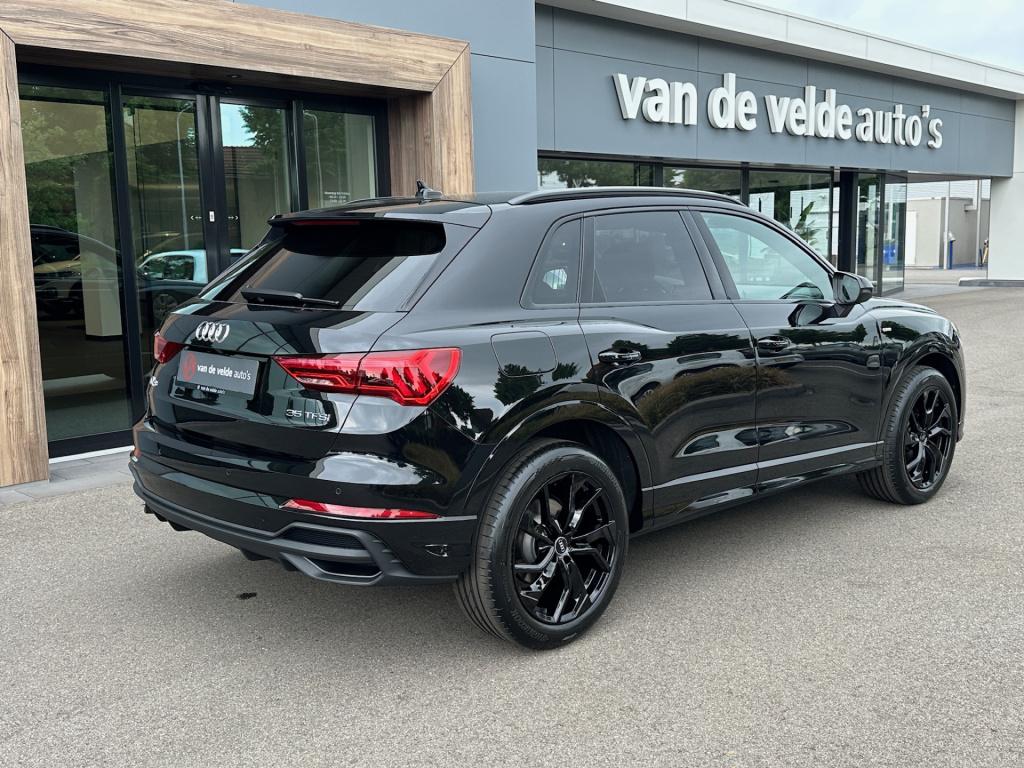 Audi Q3 35 tfsi s-line | panoramadak | zwart optiek | trekhaak | camera | e
