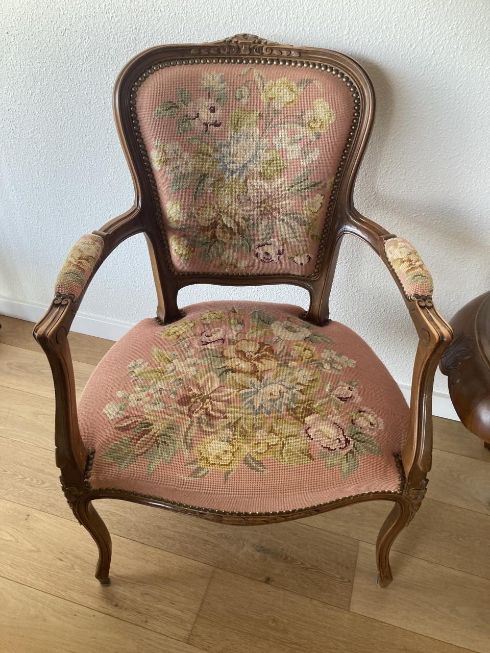 2 Louis XV stijl stoelen