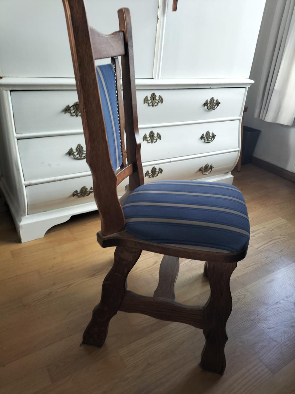 Ronde Eiken Eettafel met 4 stoelen