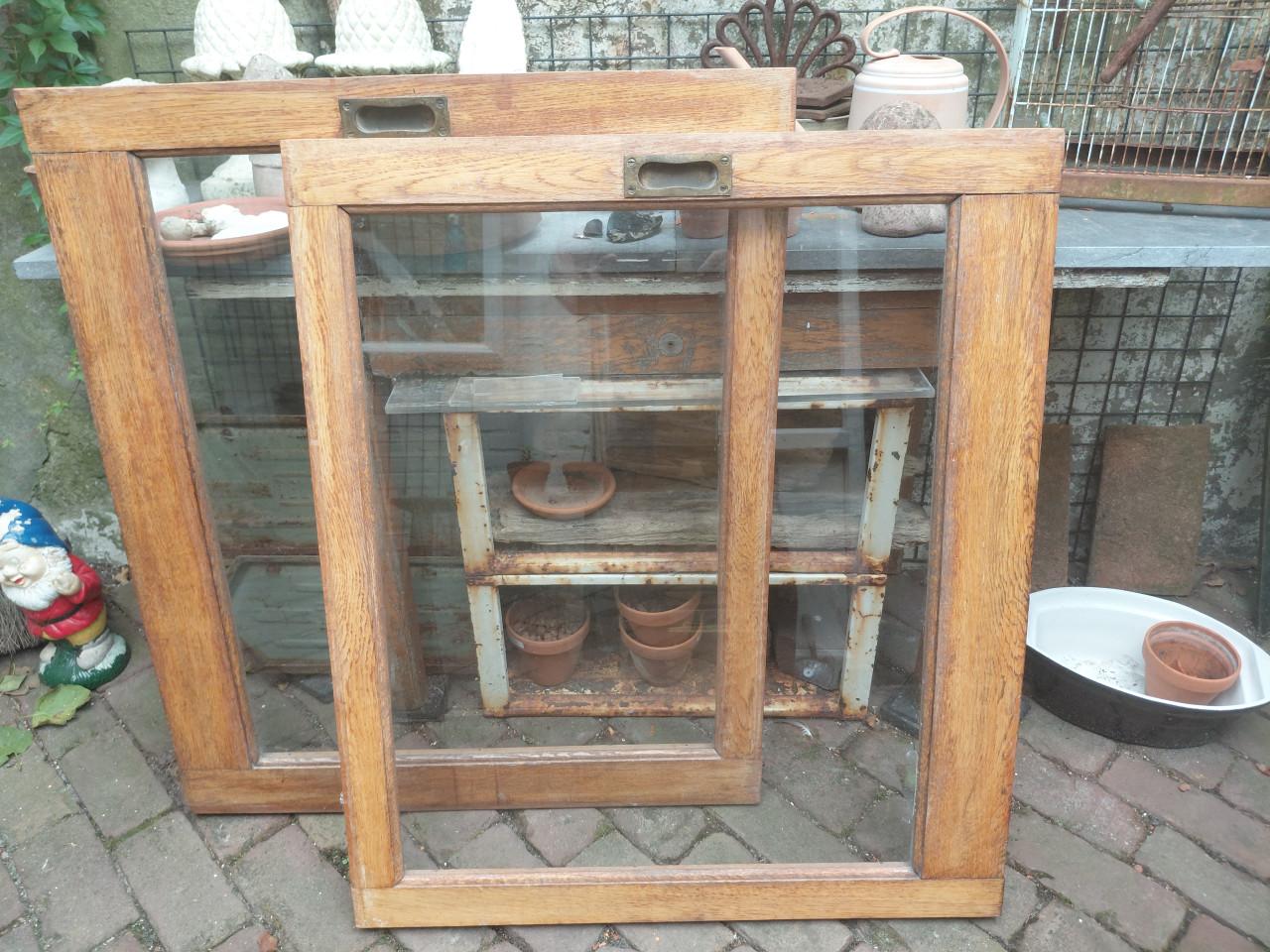 Glazen schuifdeurtjes voor kast of toontafel