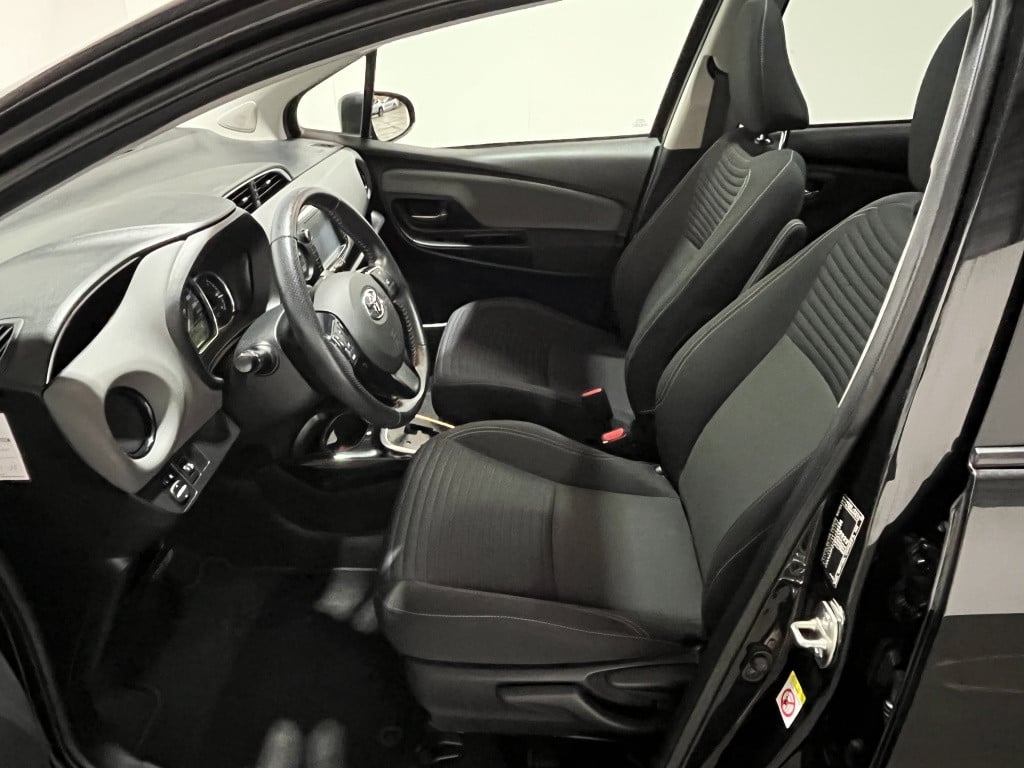Toyota Yaris 1.5 hybrid dynamic | navi | panodak | camera |