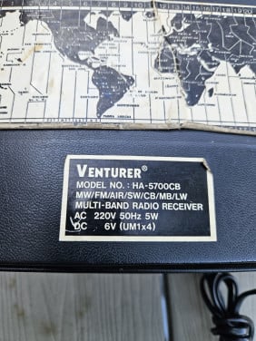 Jaren 70 Venturer wereldontvanger Model Multiband Receiver HA 5700 CB