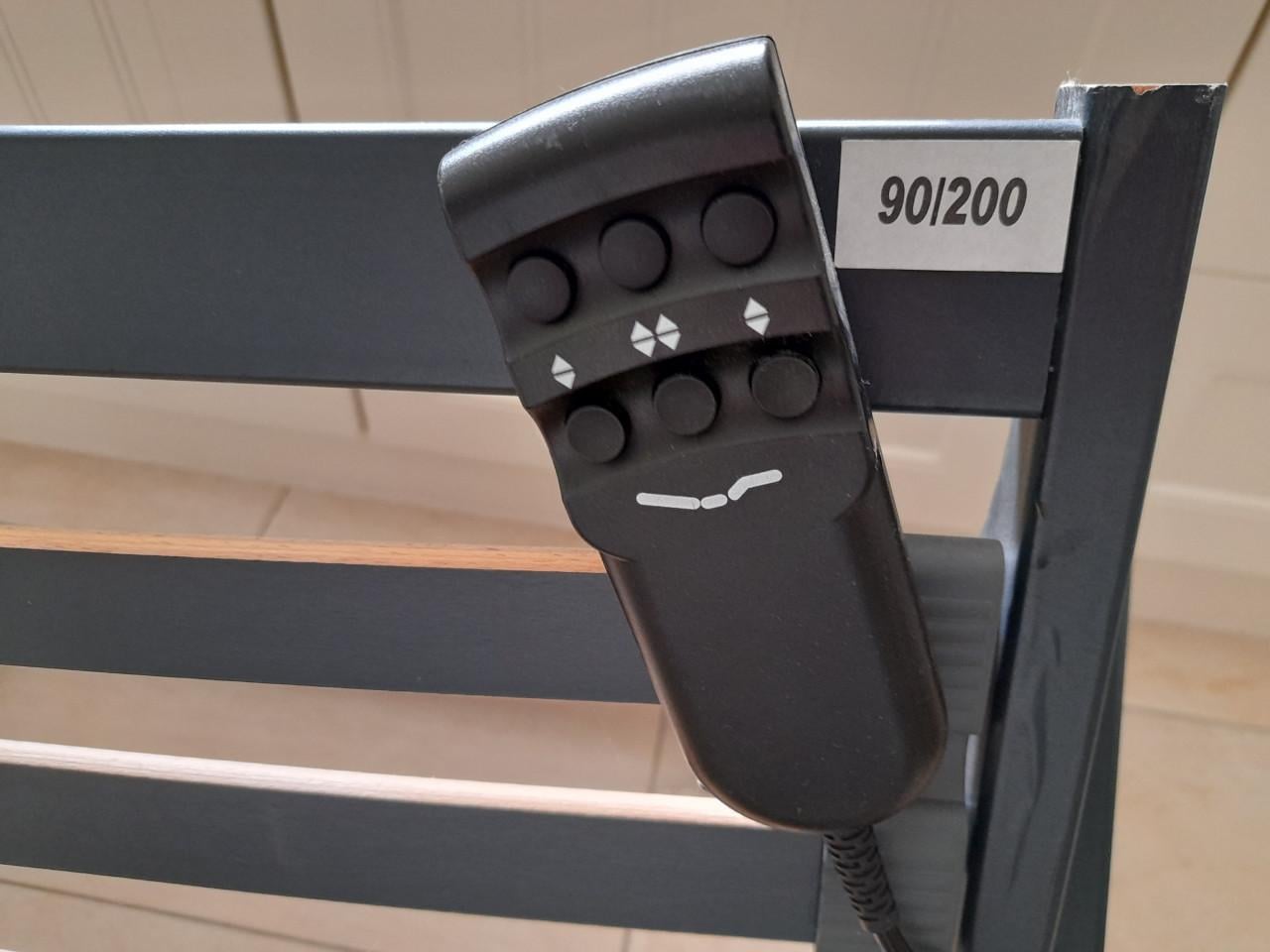Bossflex 400 elektrische lattenbodem ( in goede staat) 90 x 200