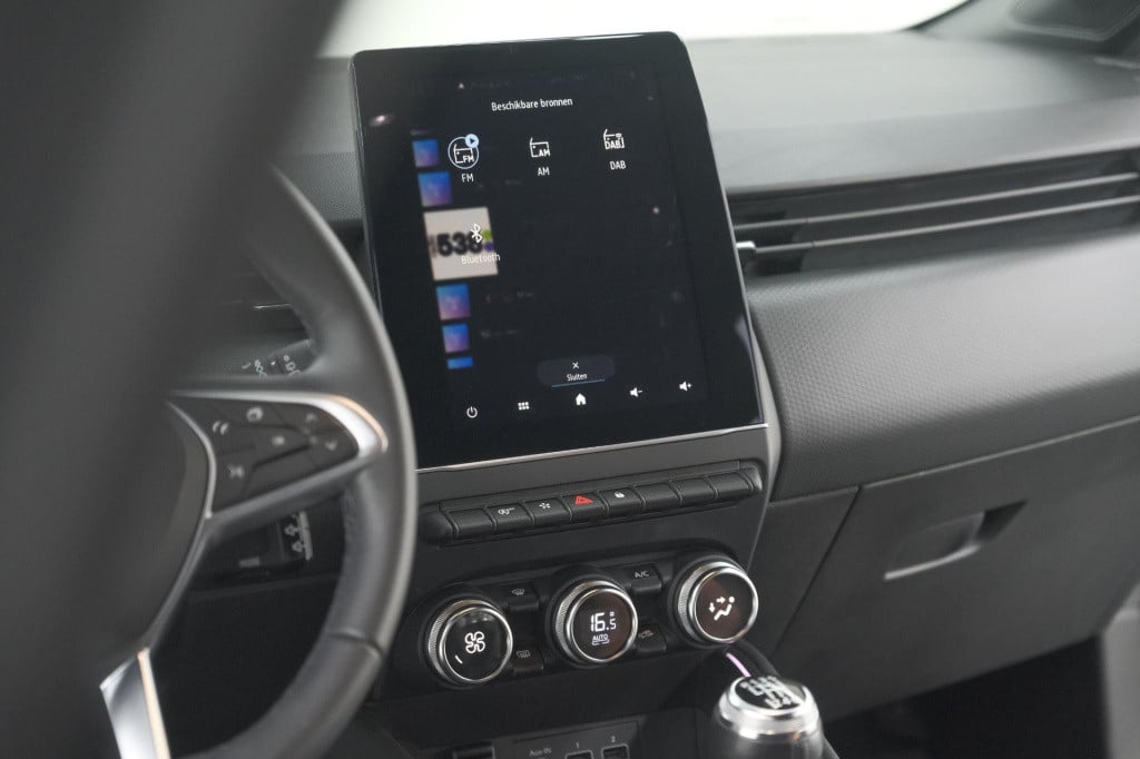 Renault Clio tce 90 techno | camera | 9.3 inch scherm | apple carplay | par