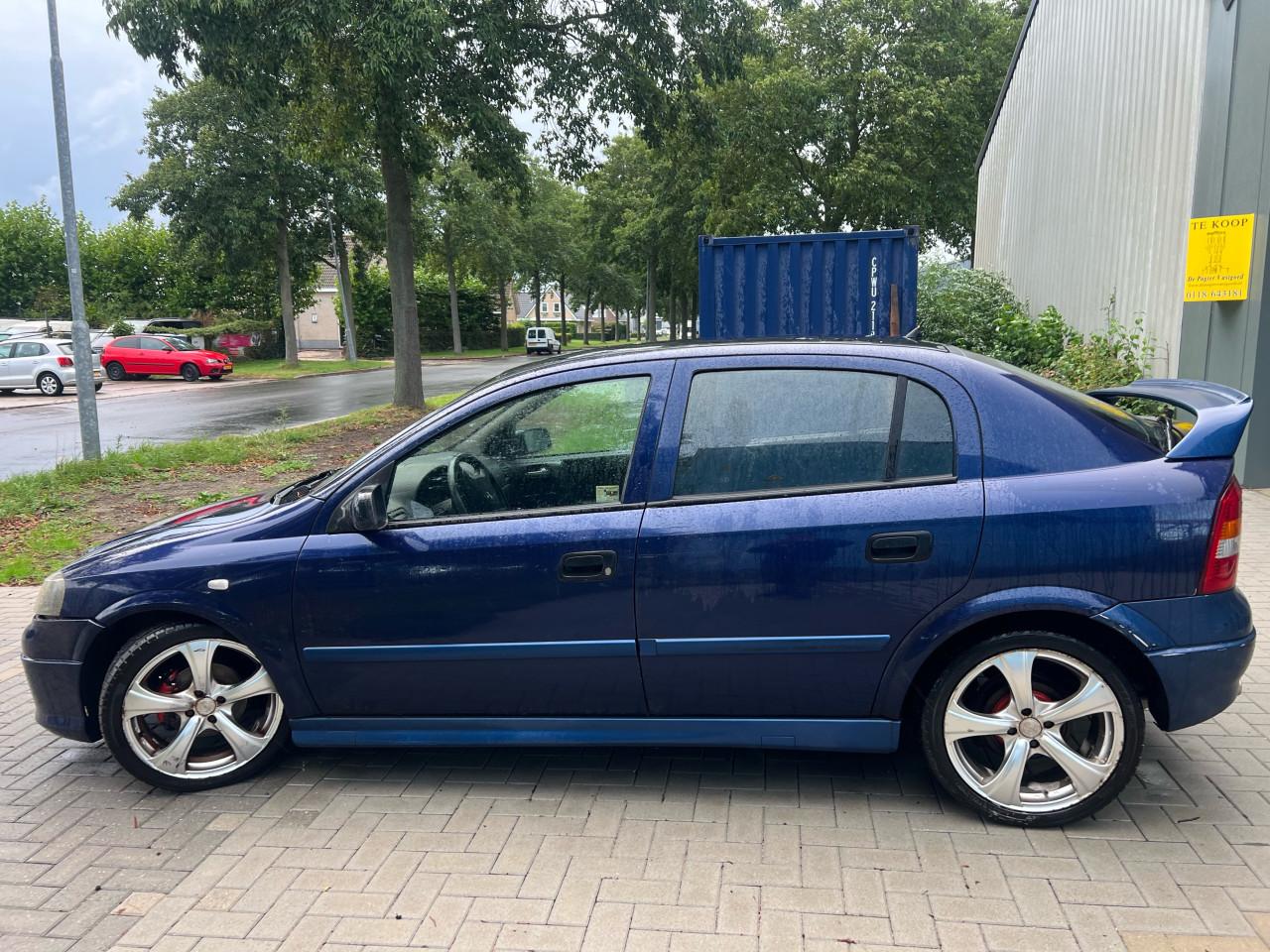 Opel Astra 1.6-16V Pearl sportlook jaar apk
