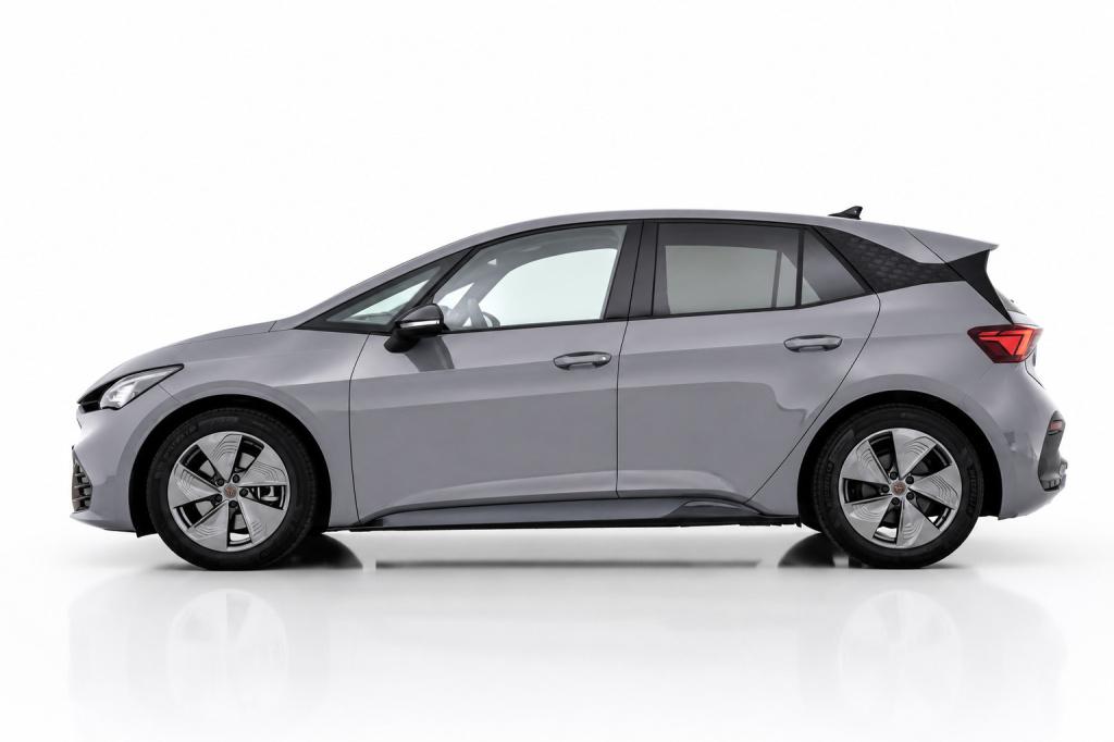 Cupra Born business one 62 kwh soh 93.2% | stoelverwarming | camera | nap |