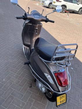 Vespa Piaggio Primavera touring