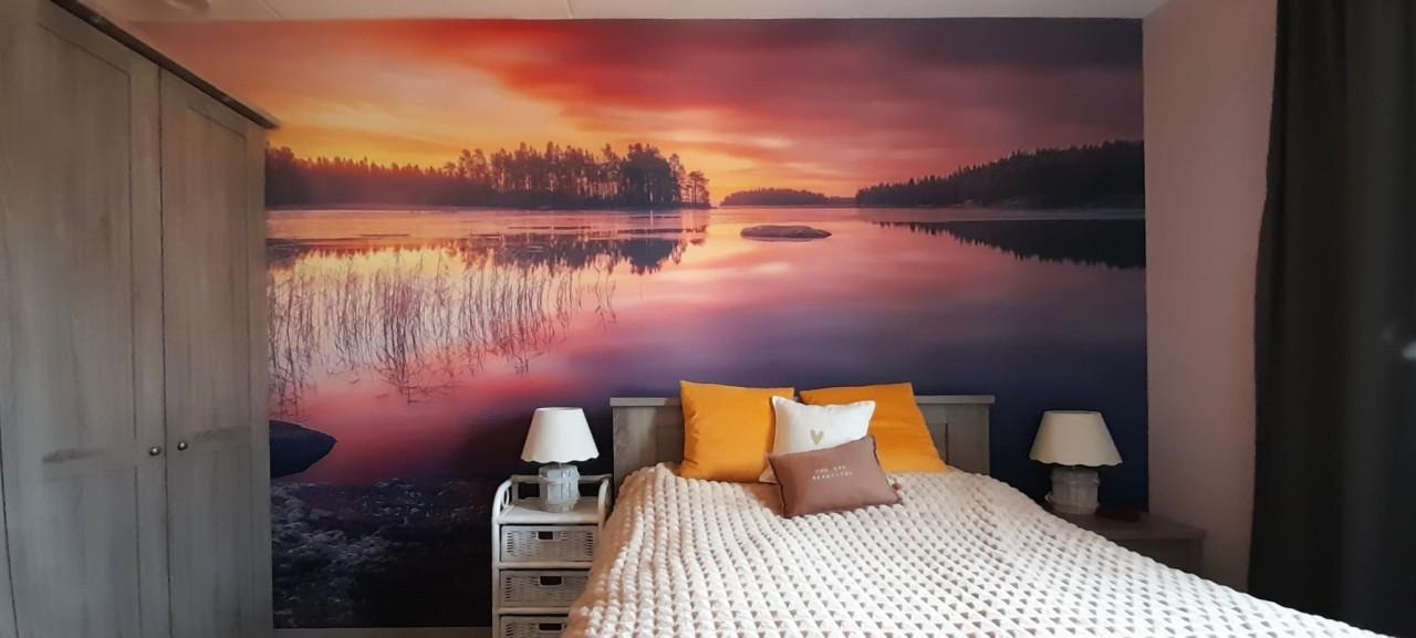 Behangen en sauzen van de muren en/of plafonds