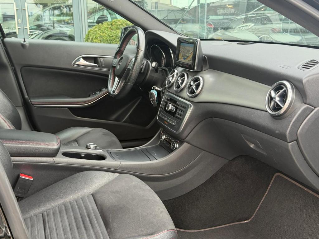 Mercedes-Benz Gla-klasse 200 ambition amg line l stoelverwarming l intellig
