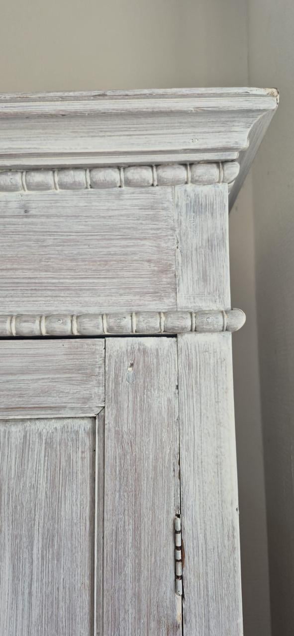 Kast (houten kast met legplanken)