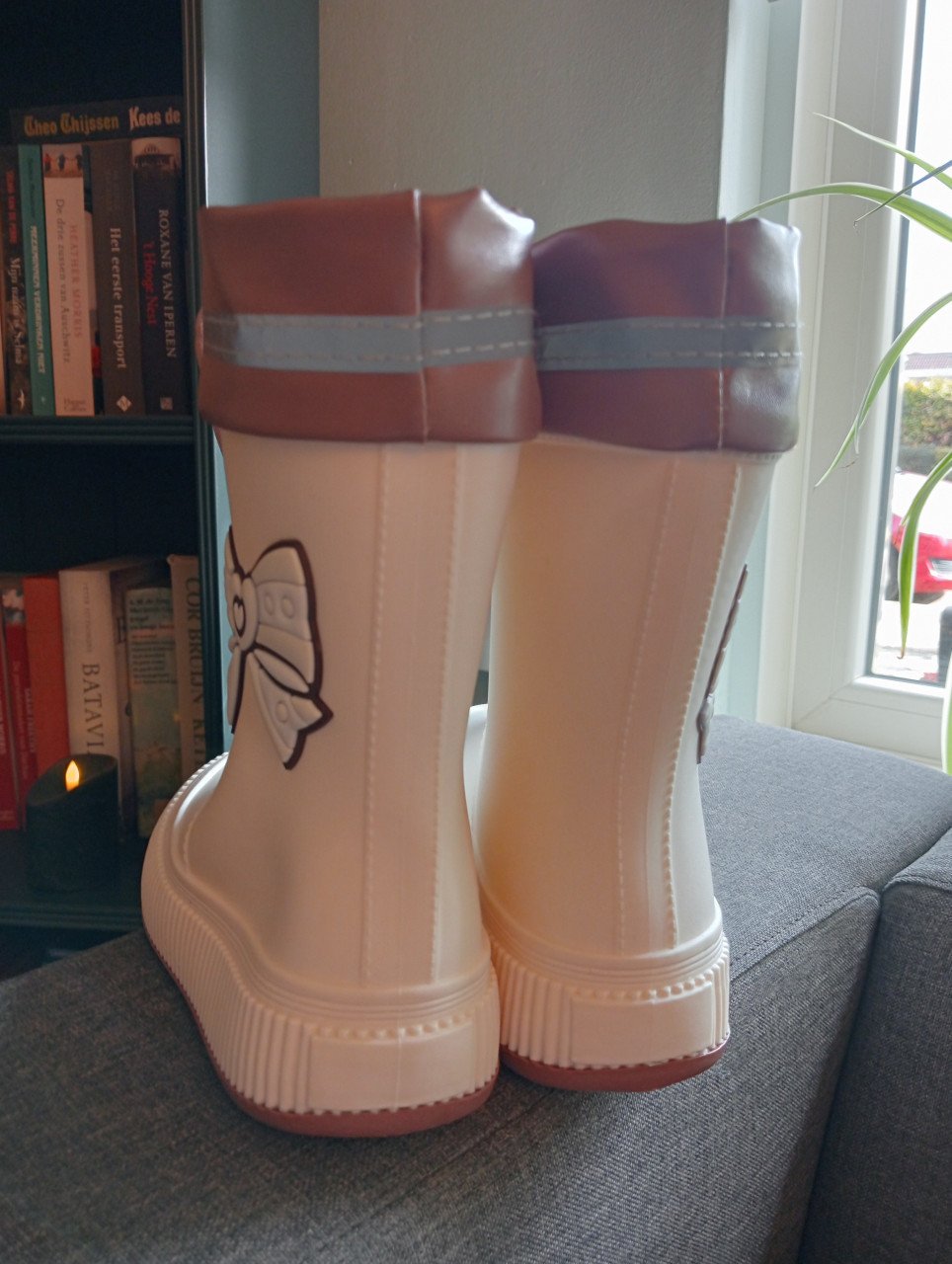 NIEUWE KINDER REGENLAARZEN