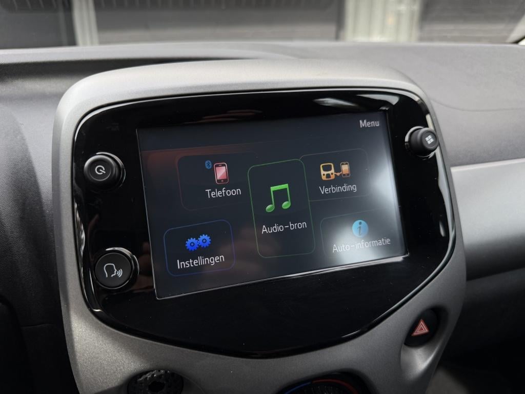 Toyota Aygo 1.0 vvt-i x-play - carplay - android auto -