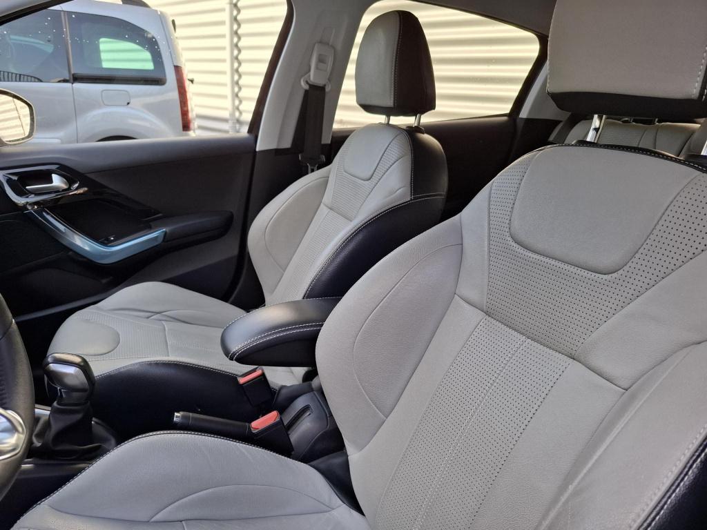 Peugeot 208 1.4 vti 95 griffe 5-drs navi/leer/clima