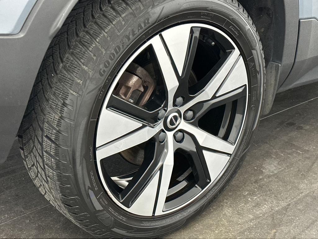 Volvo XC40 t5 262pk recharge r-design| pano| 360camera| ada.cruise| keyless