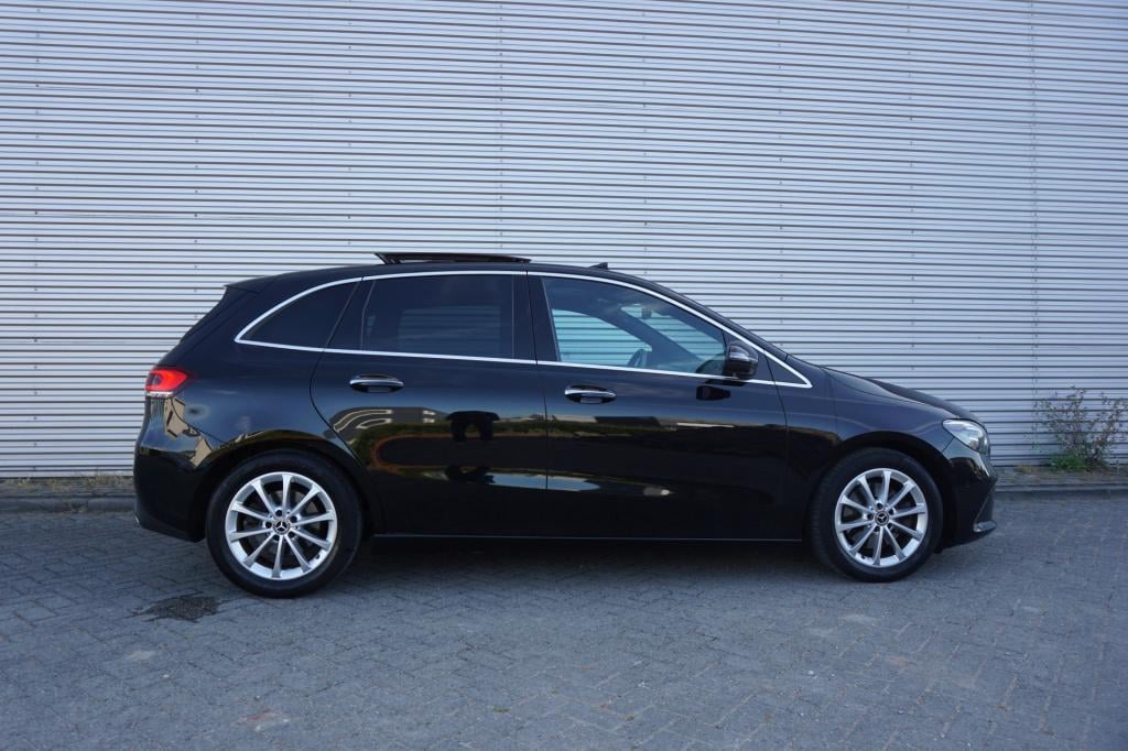Mercedes-Benz B-Klasse 220 launch edition premium plus climate / navi / pan