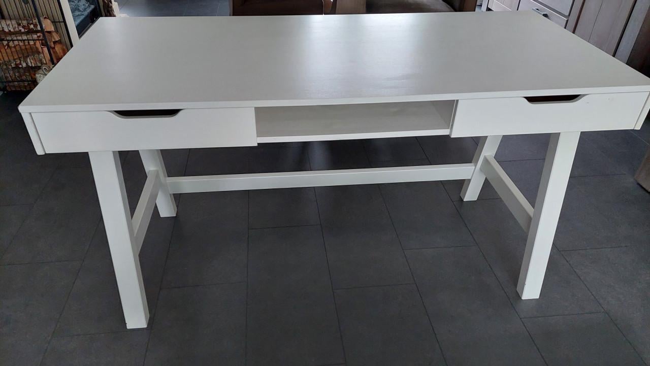 NIEUW WOOOD BUREAU MET SPOED OP TE HALEN IN GOES