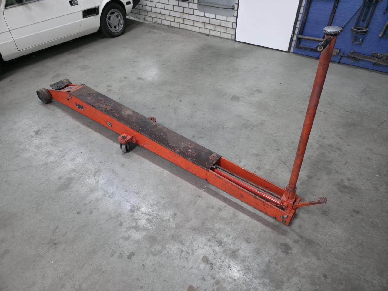Vintage garagekrik (1971) – 12 ton – 310 cm – niet werkend