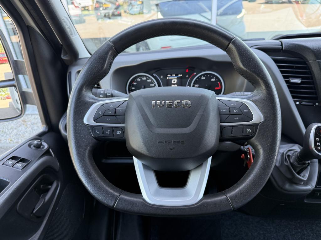 Iveco Daily 35c18h 3.0 bakwagen met laadklep | zijdeur | trekhaak | dubbel 