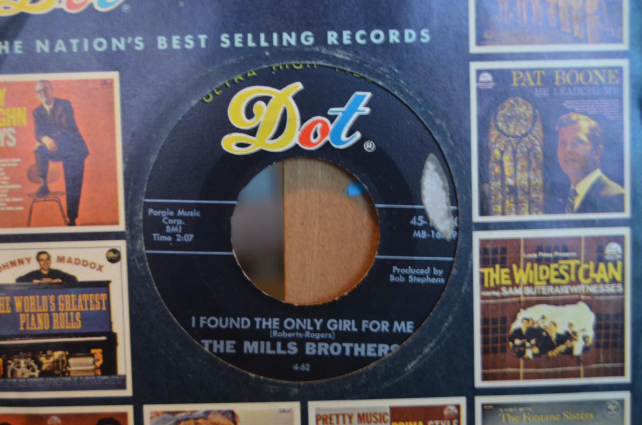 Diverse singles 'The Mills Brothers' (3)