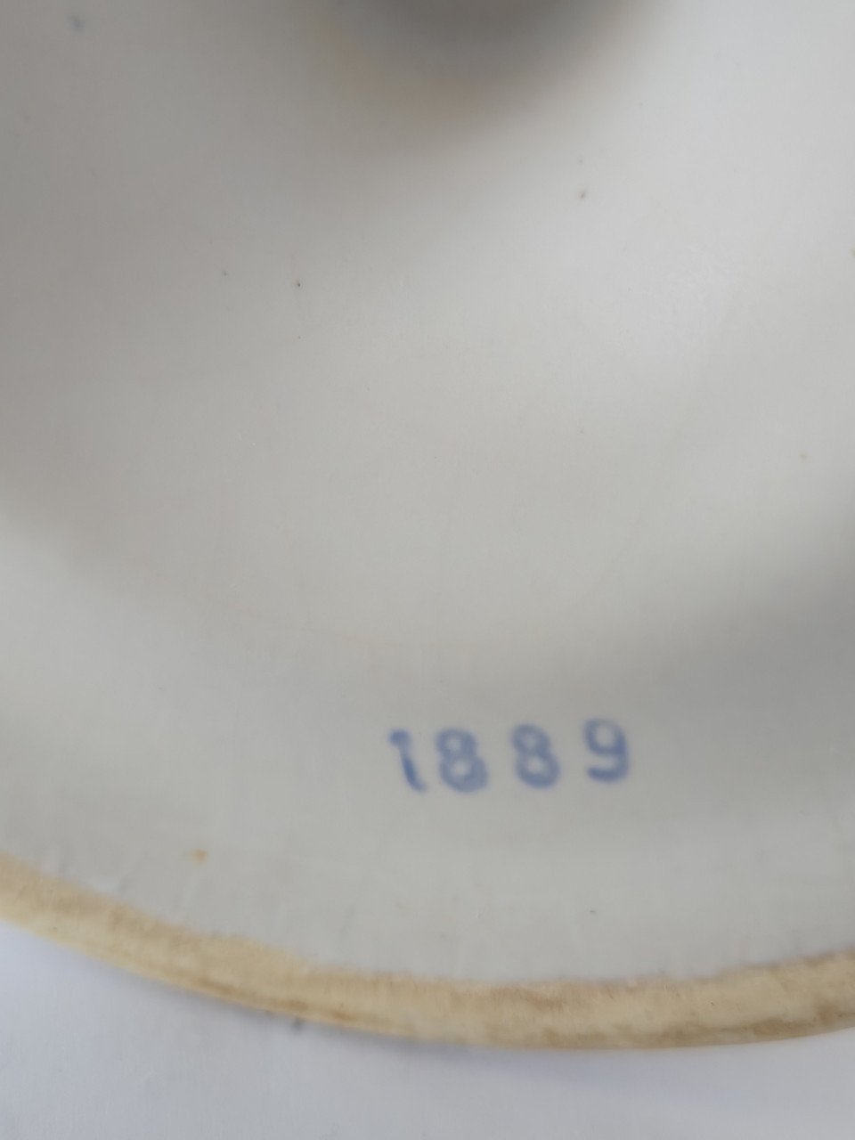 Witte matte Vaas Flora Keramiek Gouda 1889 Hoogte 22.3 Cm
