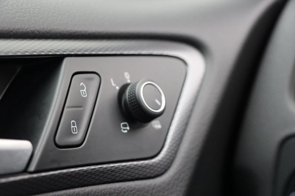 Volkswagen Golf 1.2 tsi connected series 110pk