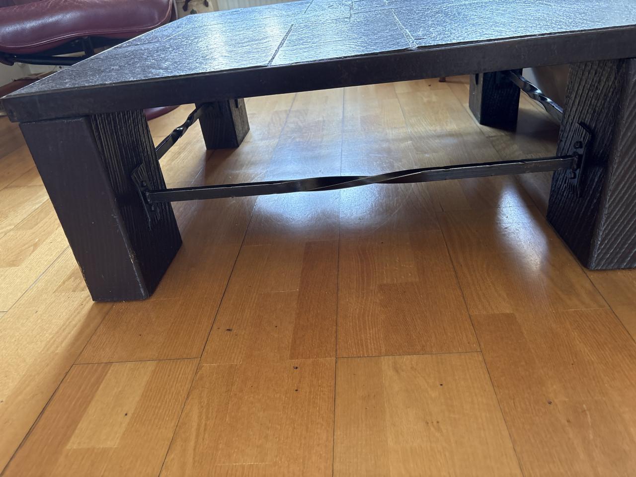 Salon tafel steen