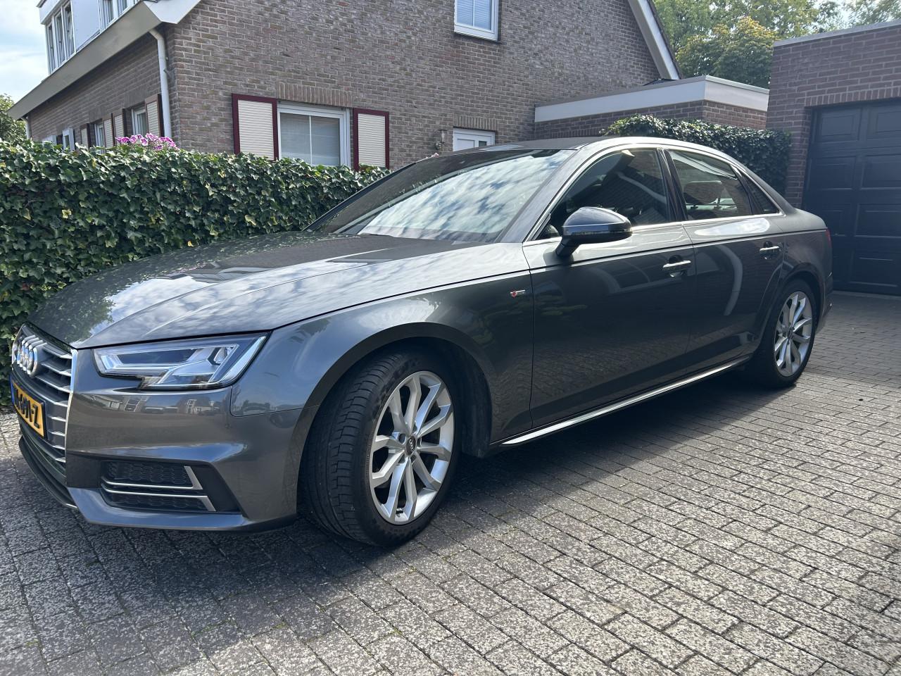 Audi A4 TSFI s-line, antraciet grijs