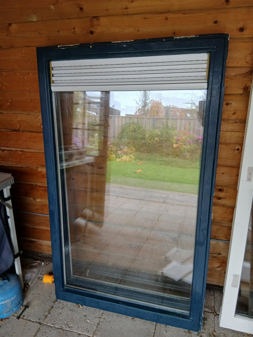 Hardhouten kozijn en raam 3x 0,86 bij 1,395