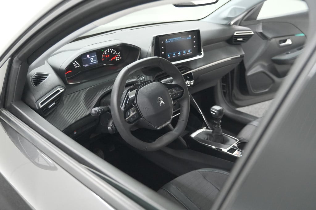 Peugeot 208 puretech 100 allure pack | camera | apple carplay | stoelverwar