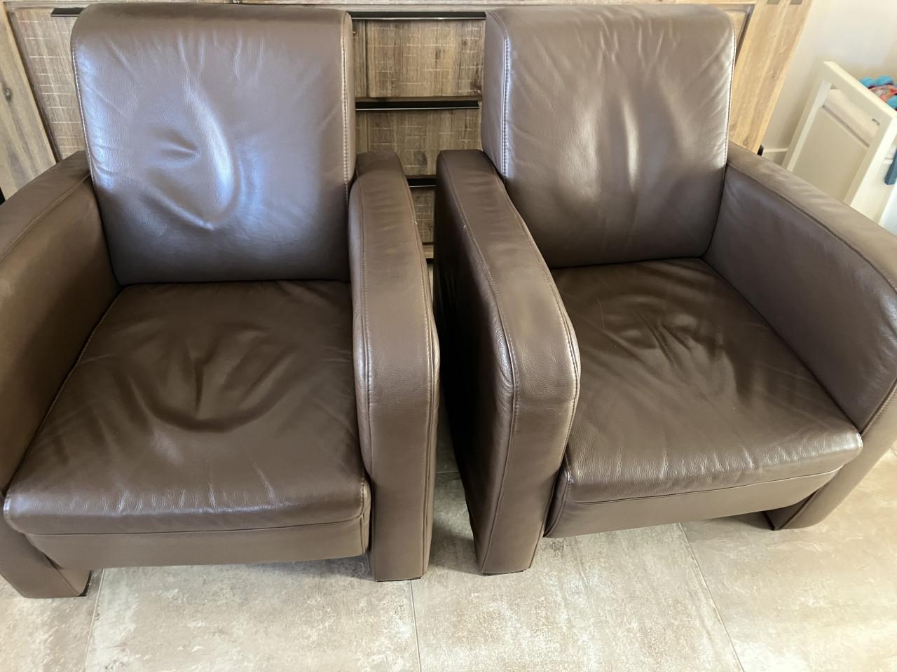 2 lederen  fauteuils