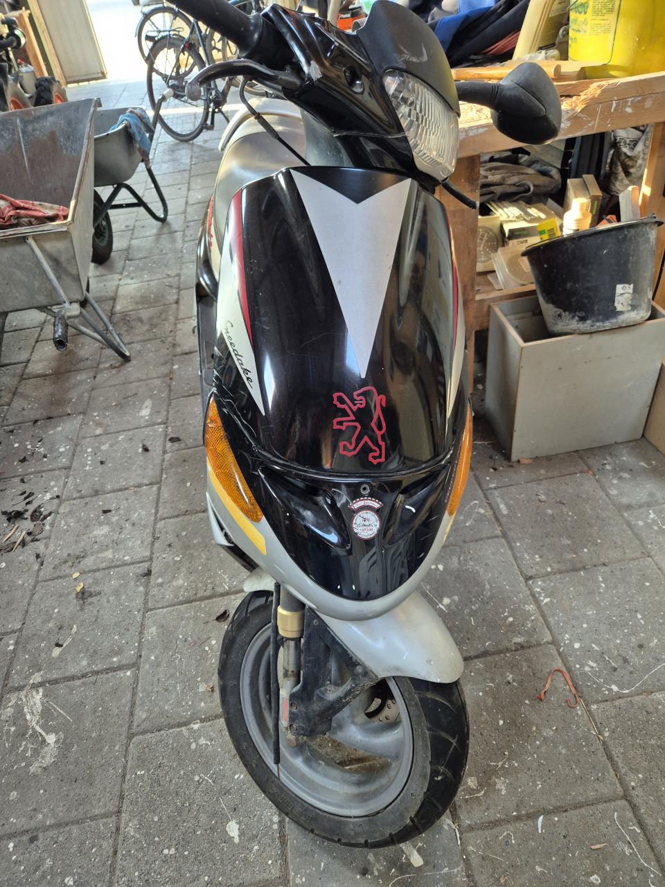 Scooter Peugeot