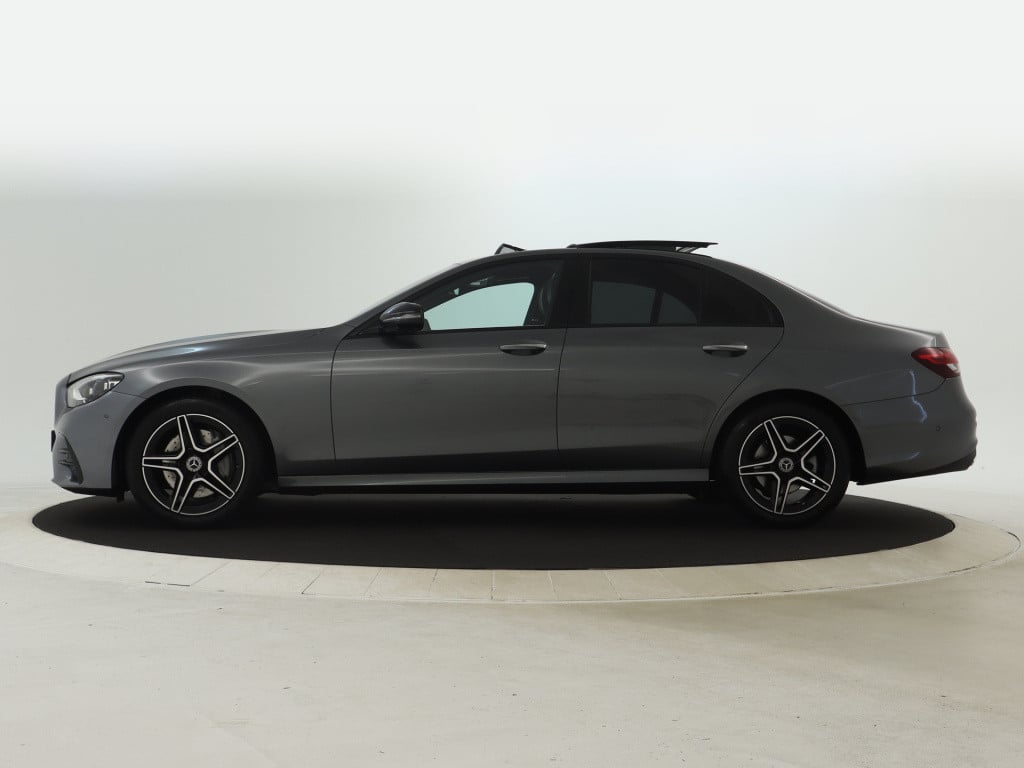 Mercedes-Benz E-Klasse 200 amg line | panoramadak | trekhaak | sfeerverlich