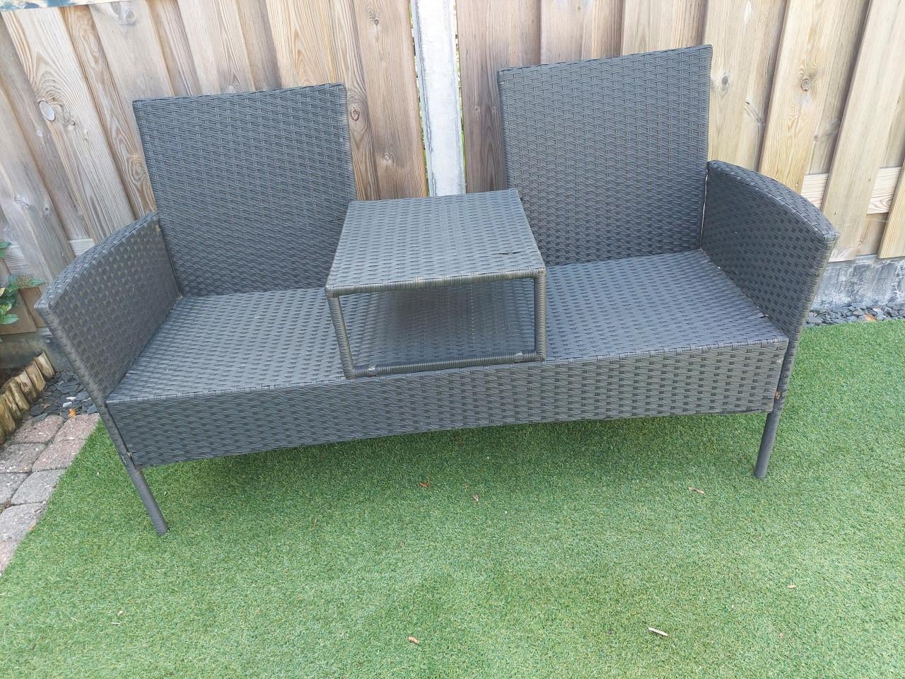 Bankje voor de tuin in goede staat