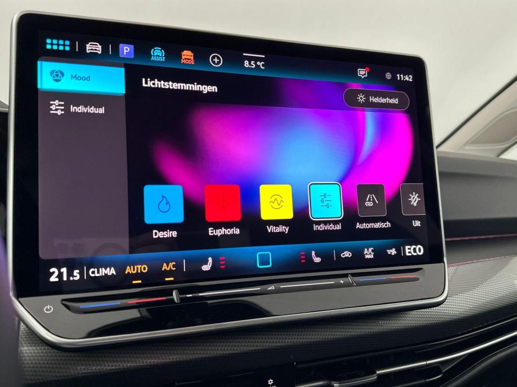 Volkswagen Golf style edition 204 pk plug in hybride