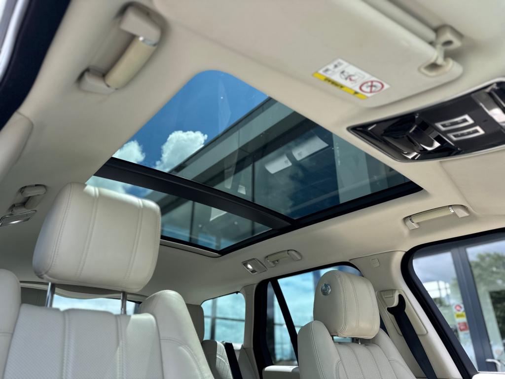 Land Rover Range Rover 4.4 sdv8 vogue * btw auto! prijs ex ex 16650 euro!!
