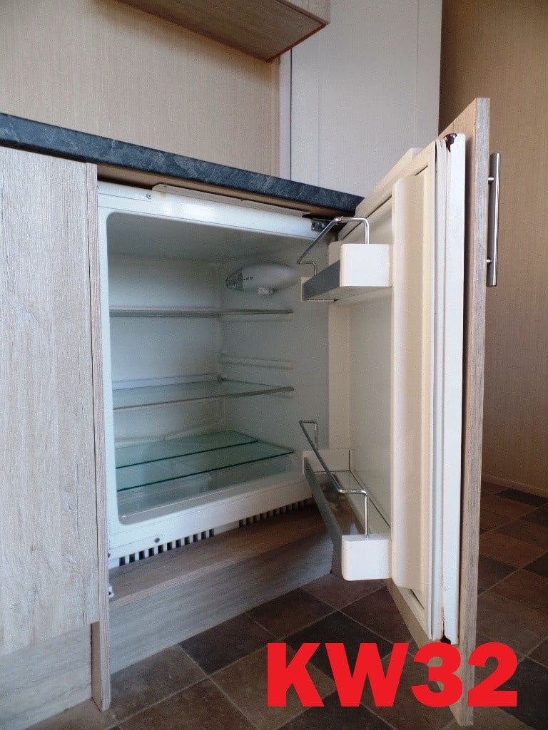 Diverse modellen compacte strandhuisjes geschikt voor 4 personen voorradig