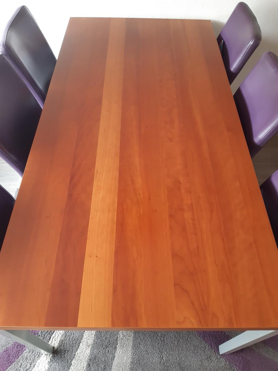 Eethoek, tafel met 6 lederen stoelen