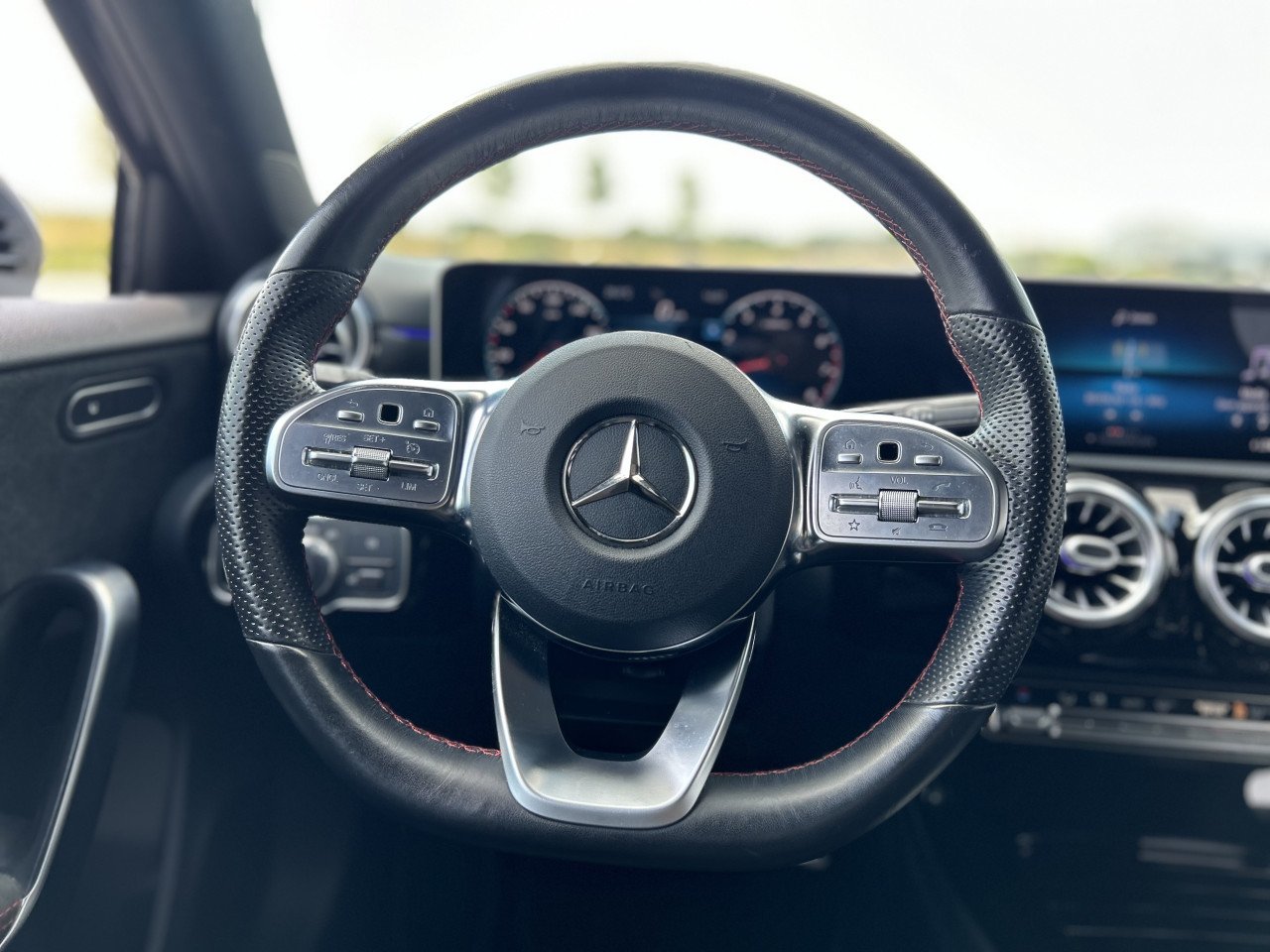 Mercedes A-klasse 200 AMG-LINE /GARANTIE/CARPLAY/APK/STOEL