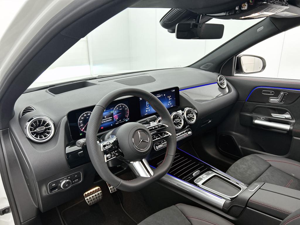Mercedes-Benz Gla-klasse 180 business solution amg | premium plus pakket | 